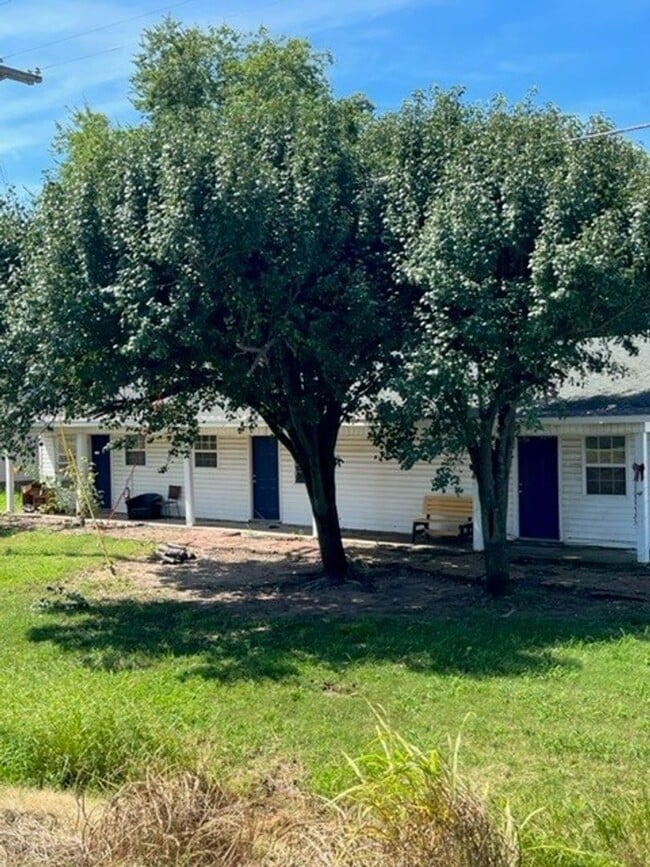 Building Photo - 1 Bed / 1 Bath in Bono Available Now