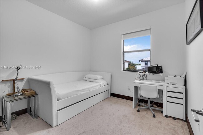 Building Photo - 15583 NW 91st Ct