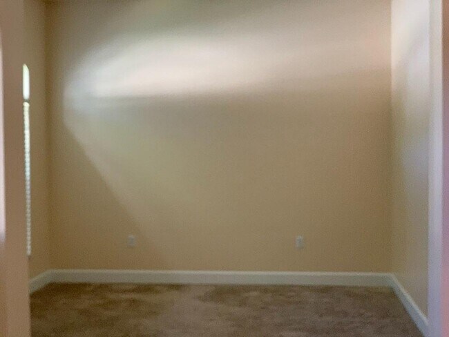 Building Photo - Beautiful 4-Bedroom, 2-Bath House Availabl...