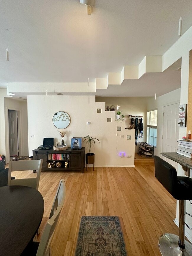Building Photo - Light and Bright North Park 2 Bedroom Condo