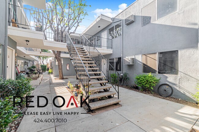 Building Photo - 10535 Lindley Ave