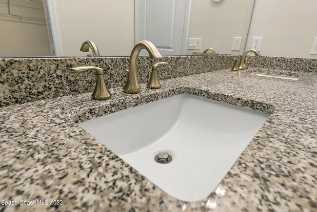 Building Photo - 59 Montecito Dr