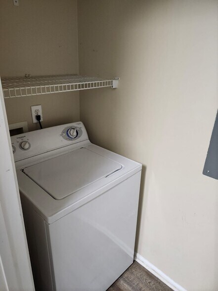 Washer and Dryer Hook-up - 50 Pebble Beach Cv
