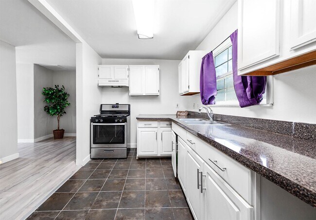 Building Photo - 3910 Luca St