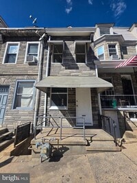 Building Photo - 1137 Buttonwood St
