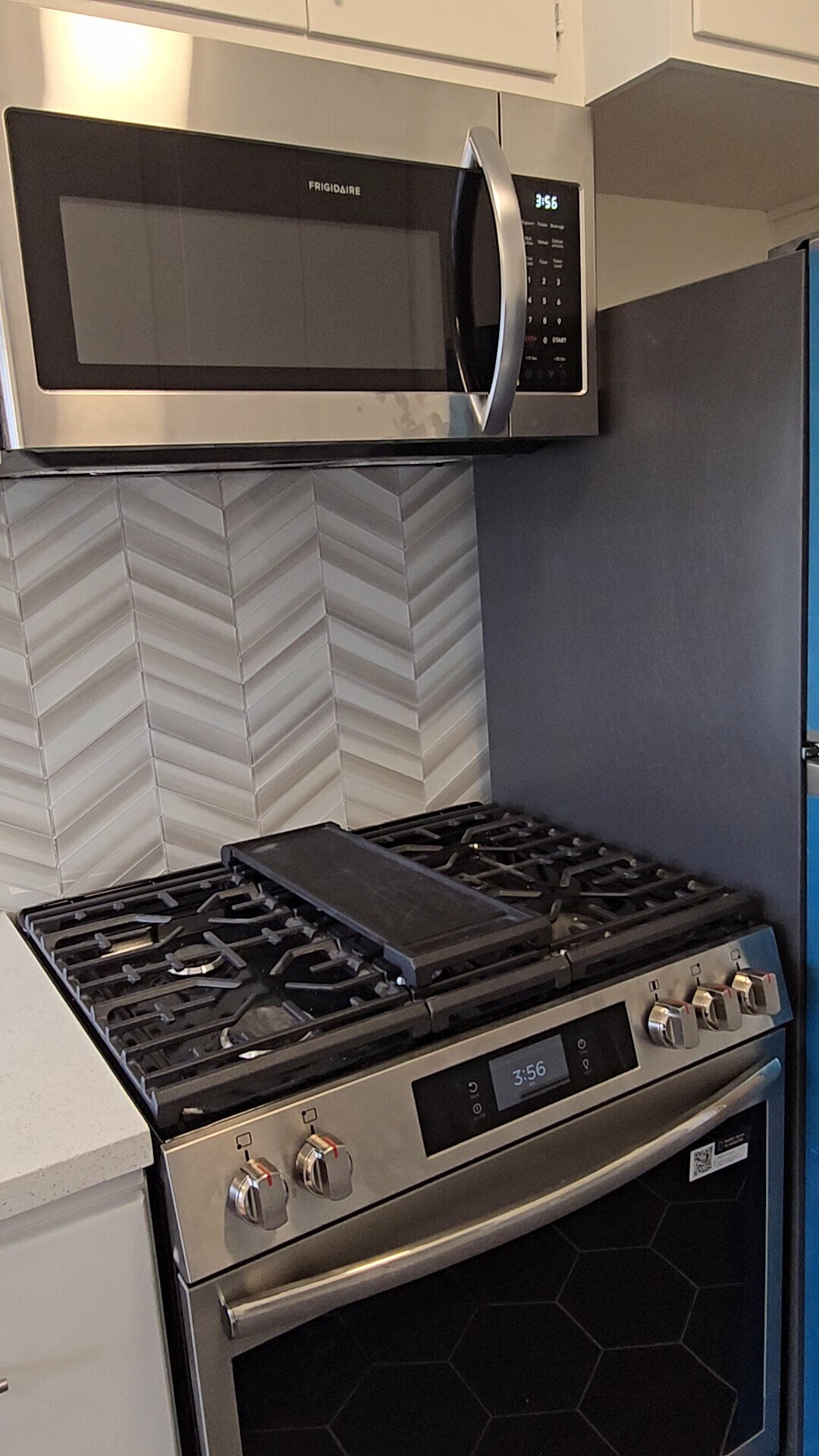 Building Photo - 2075 E Appleton St