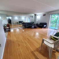 Building Photo - 60 Broadlawn Park