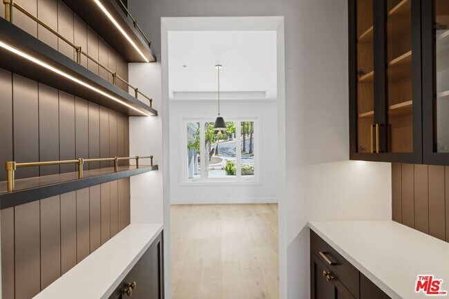 Building Photo - 16802 Cll De Sarah