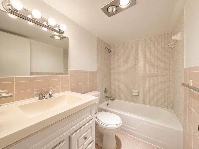 Building Photo - 555 Purdy Ln
