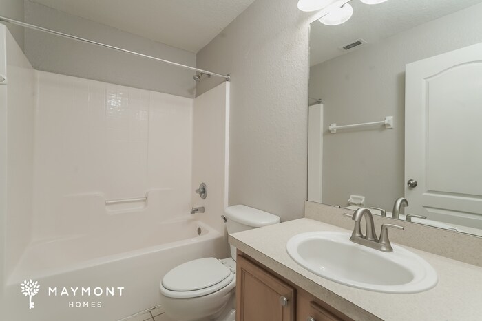 Building Photo - 6811 Krenson Oaks Cir
