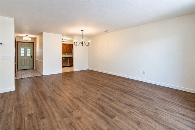 Building Photo - 25 Shakespeare Dr