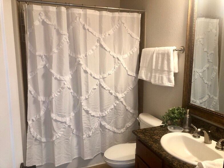 Third Bathroom - 914 Charo Pky