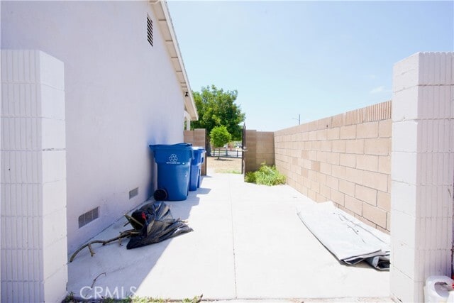 Building Photo - 10261 Mast Ave