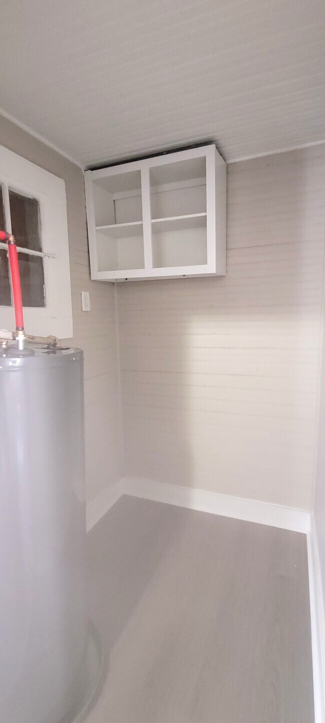 Building Photo - 2021 Pine Bluff St