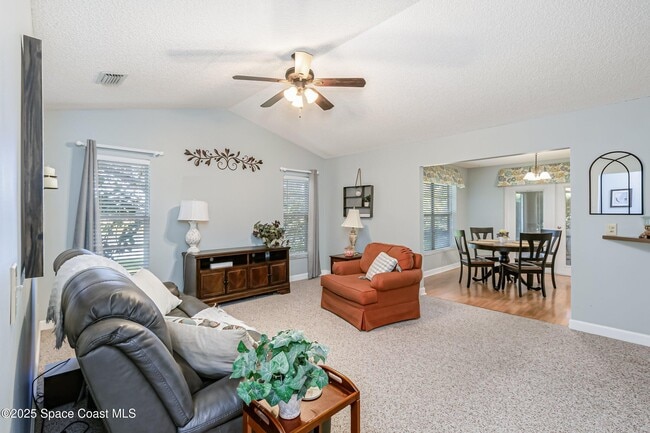 Building Photo - 4351 Silver Lake Dr