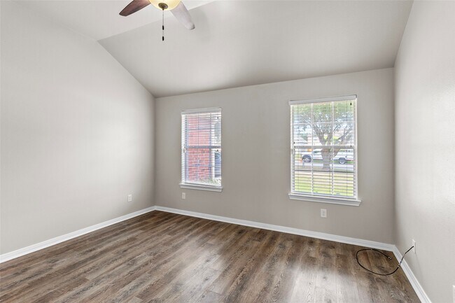 Building Photo - 314 Broken Pine Ct