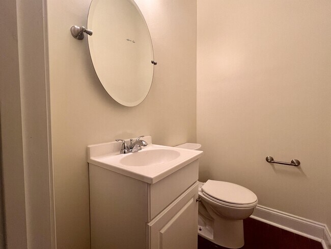 Building Photo - 304 Villa View Dr