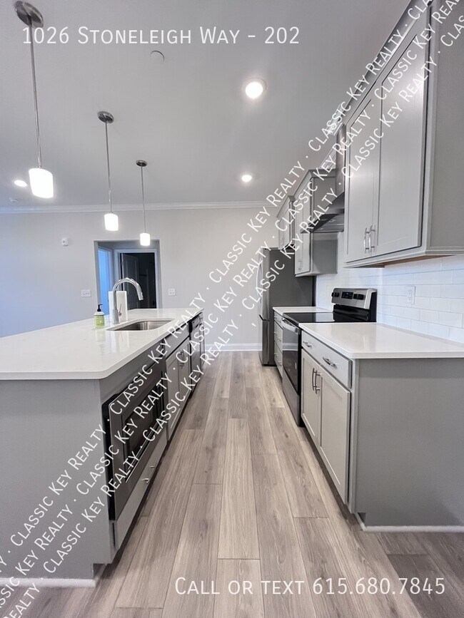 Building Photo - 1026 Stoneleigh Ln