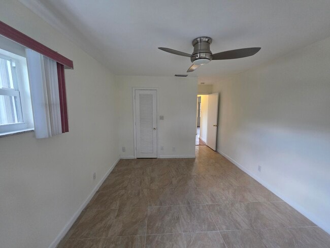 Building Photo - 7195 NW 9th Ct