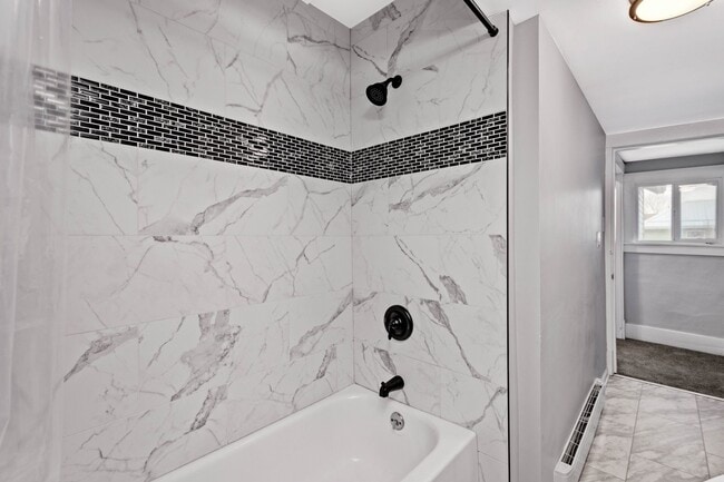 Building Photo - Beautiful 3 bedroom home in Coraopolis available June 1!