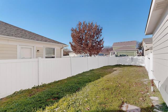 Building Photo - 10913 Dillon St