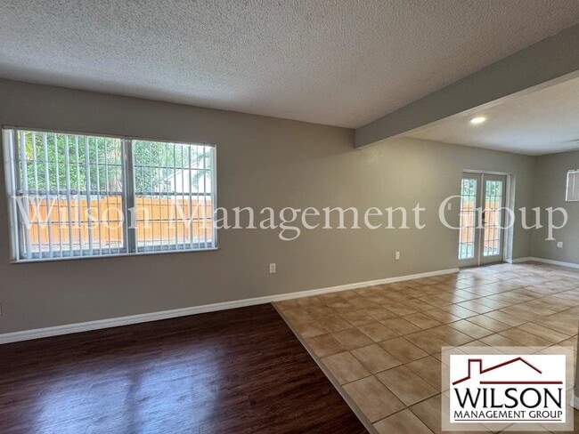 Building Photo - 623 Rugby St