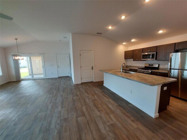 Building Photo - 3301 Dawn Pl