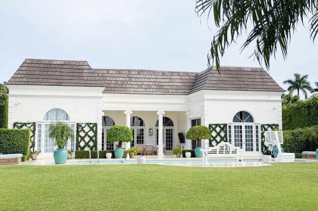 Building Photo - 1494 N Lake Wy