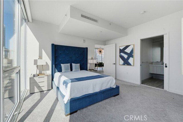 Building Photo - 1050 S Grand Ave