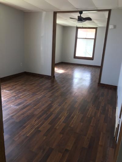 Building Photo - 210 E Main St