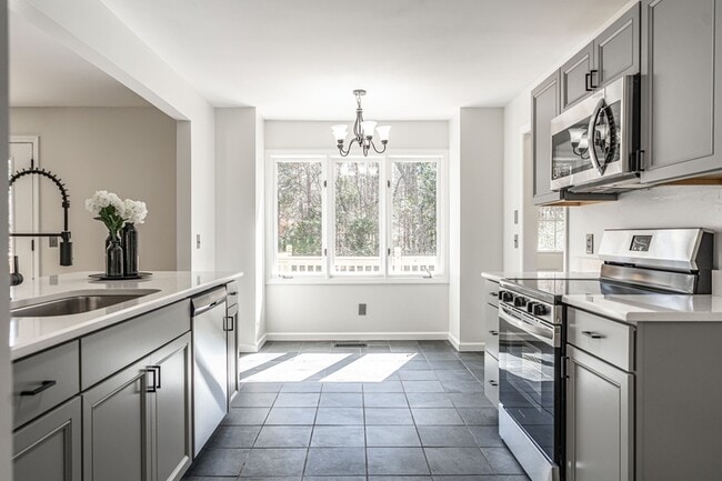 Building Photo - 980 Monticello Dr