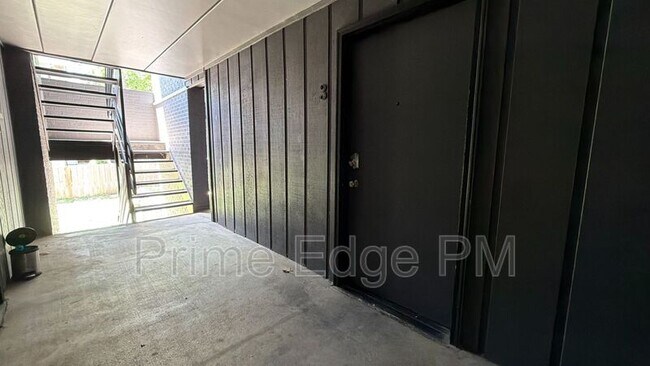 Building Photo - 2343 B St