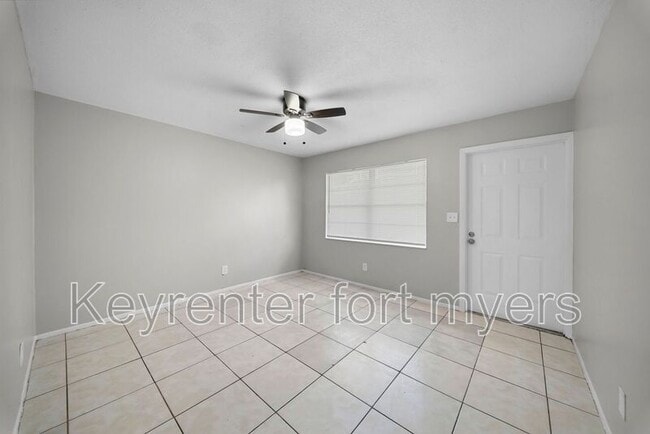 Building Photo - 464A Carolina Ave