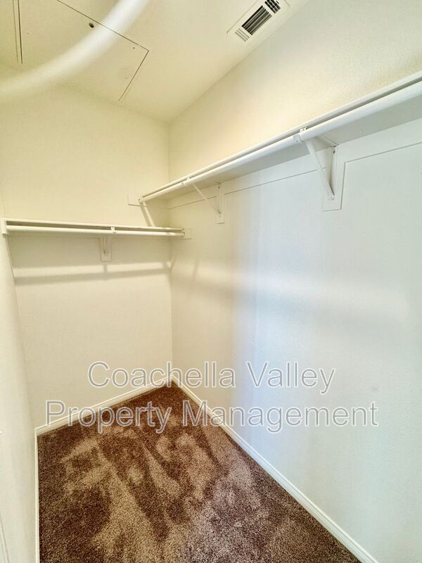 Building Photo - 74091 Daisy Ln