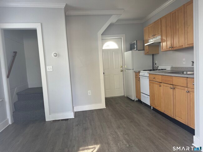 Building Photo - 210 Prospect Ave