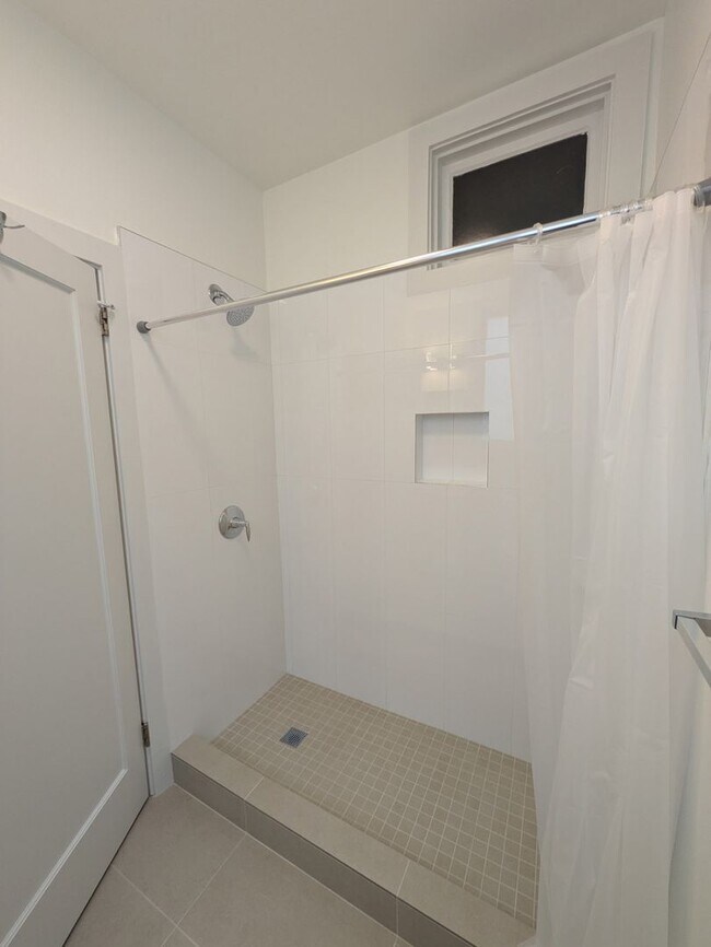 Building Photo - 1119Dol