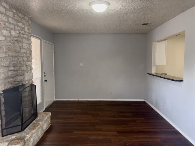 Building Photo - 901 Taulbee Ln