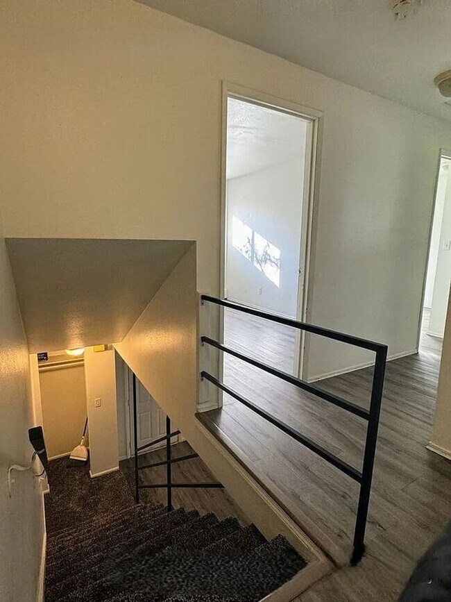 Building Photo - ar14000