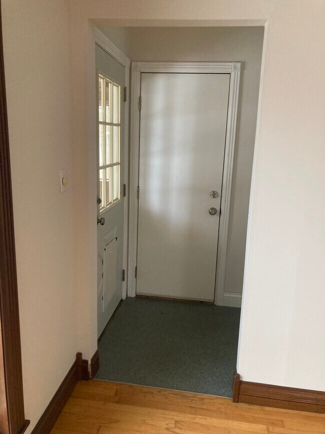 Building Photo - 2401 Bristol Rd