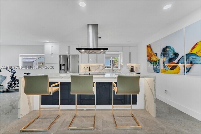 Building Photo - 9530 Jamaica Dr