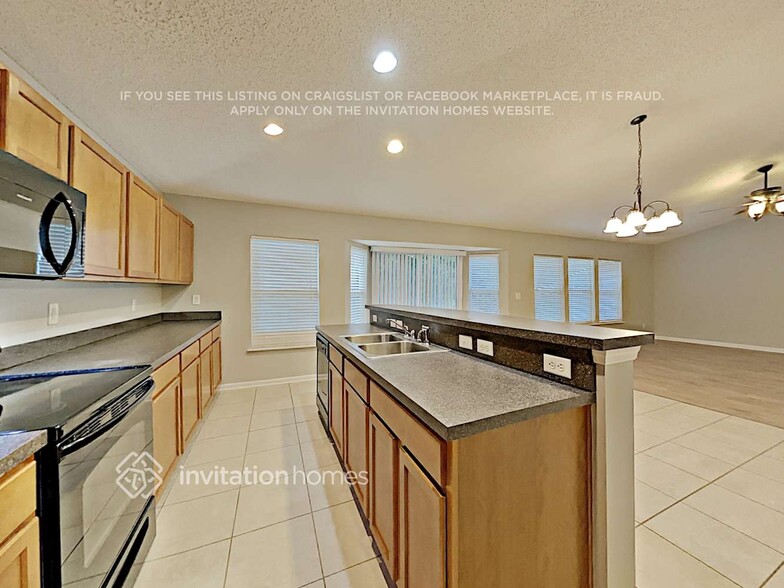 Building Photo - 858 Collinswood Dr