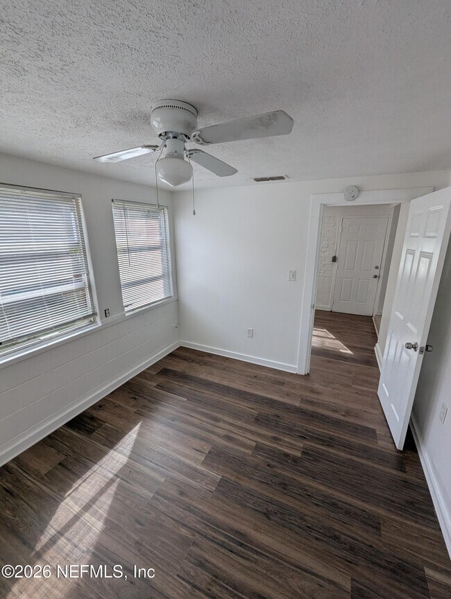 Building Photo - 3333 Myra St