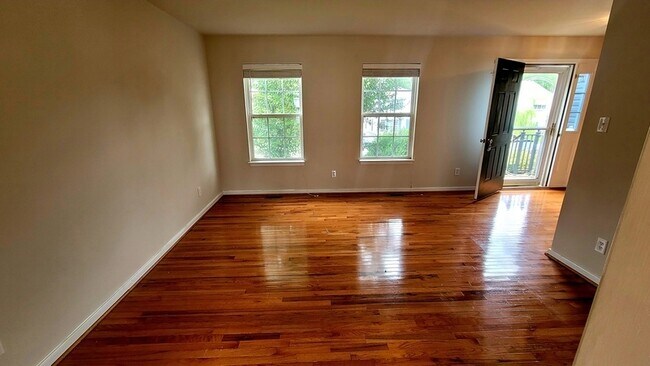 Building Photo - 4000 Stone Creek Terrace