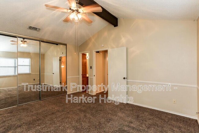 Building Photo - 1208 Westway Cir