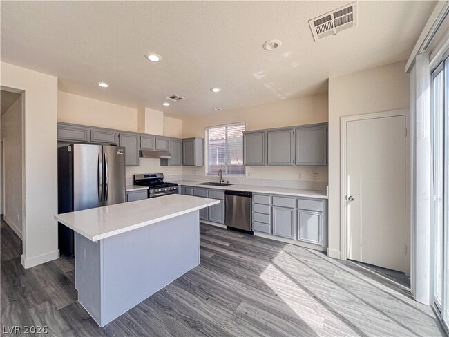 Building Photo - 8913 Kingswood Dr