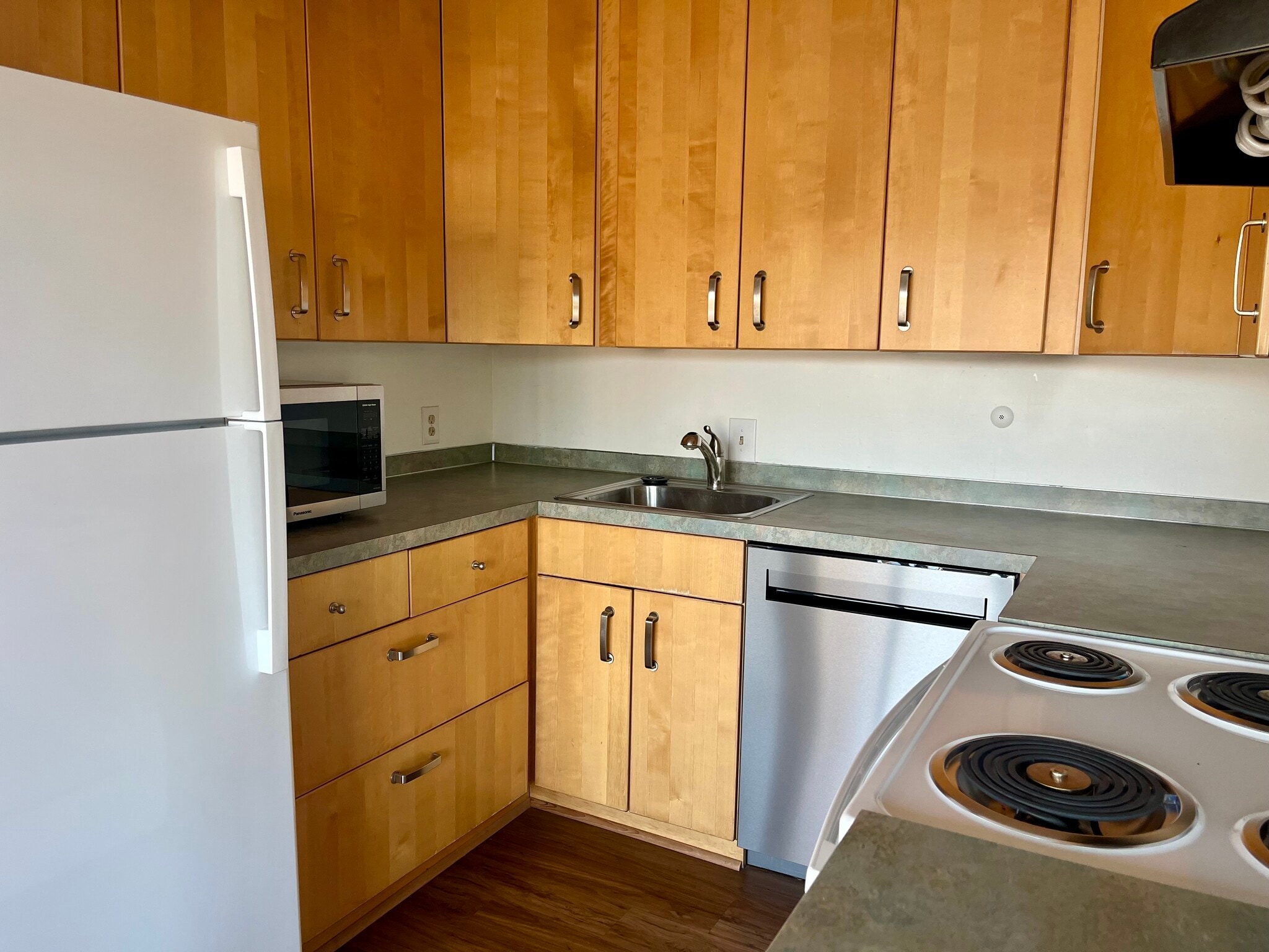 Building Photo - 3136 Portage Bay Plz E