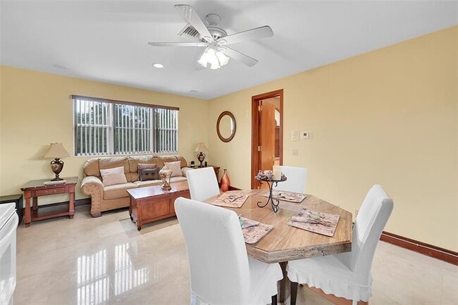 Building Photo - 4200 Coral Hills Dr