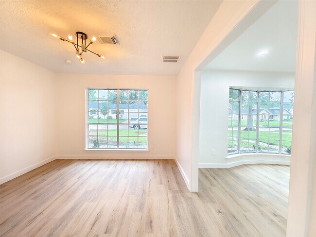 Building Photo - 4106 Clovernook Ln