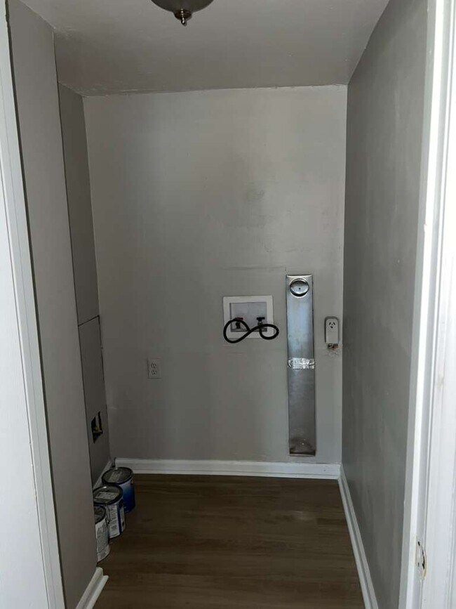 Building Photo - 311 Burke Ave