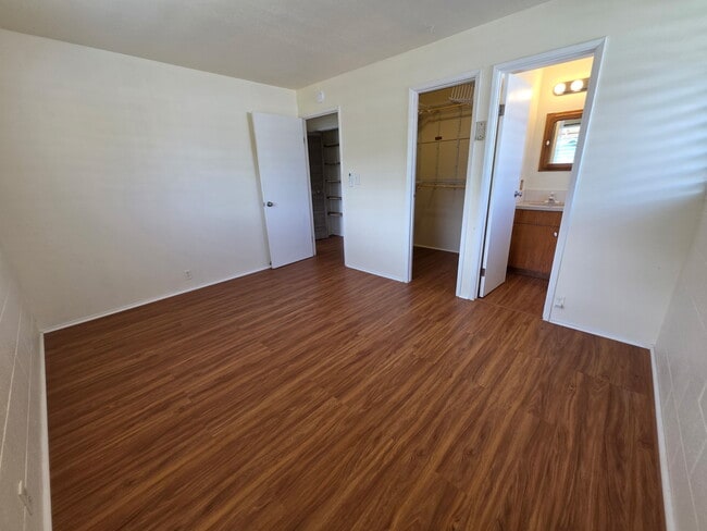 Building Photo - 46-305-305 Hoauna St